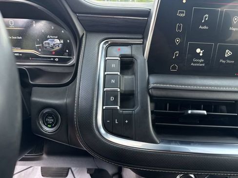 Used 2023 GMC Yukon XL SLT w/ SLT Luxury Package AWD/4WD image 13