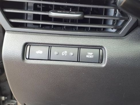 Used 2025 Nissan Altima 2.5 SV AWD/4WD image 19