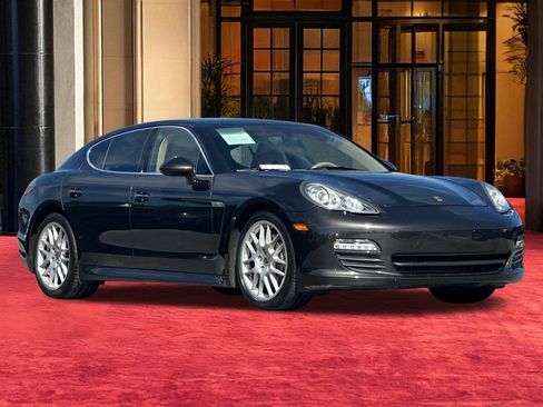 Used 2011 Porsche Panamera 4S image 8