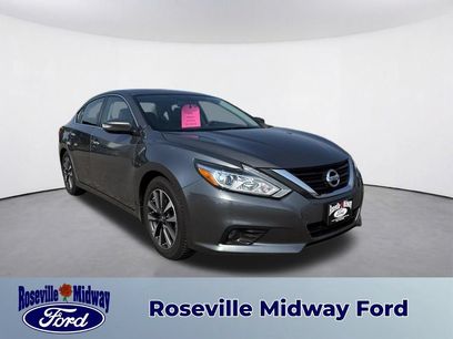 Used 2016 Nissan Altima 2.5 SL w/ 2.5 Technology Package