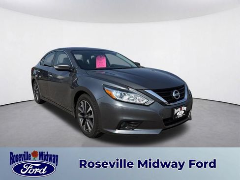Used 2016 Nissan Altima 2.5 SL w/ 2.5 Technology Package FWD image 1