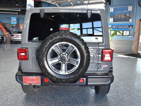Used 2021 Jeep Wrangler Unlimited Sahara w/ LED Lighting Group AWD/4WD image 4