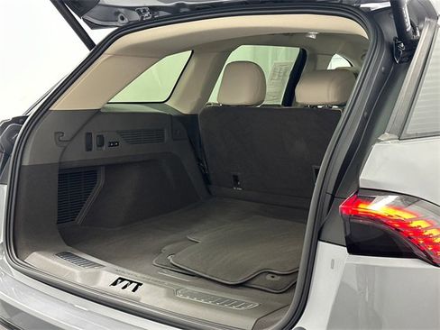 Used 2024 Lincoln Nautilus Premier w/ Equipment Group 102A image 8