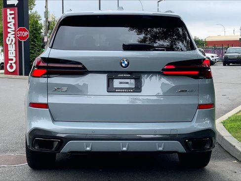 Used 2026 BMW X5 xDrive40i w/ M Sport Package AWD/4WD image 4