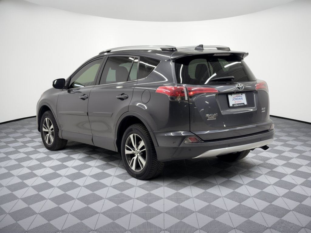 Used 2016 Toyota RAV4 XLE w/ Convenience Package AWD/4WD image 3