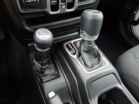 Used 2018 Jeep Wrangler Unlimited Sport S AWD/4WD image 18