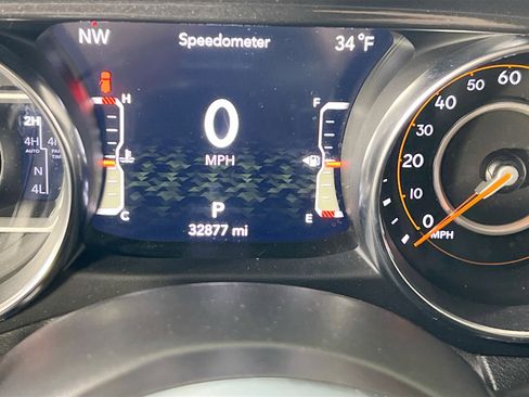 Used 2023 Jeep Wrangler Unlimited Sahara image 12