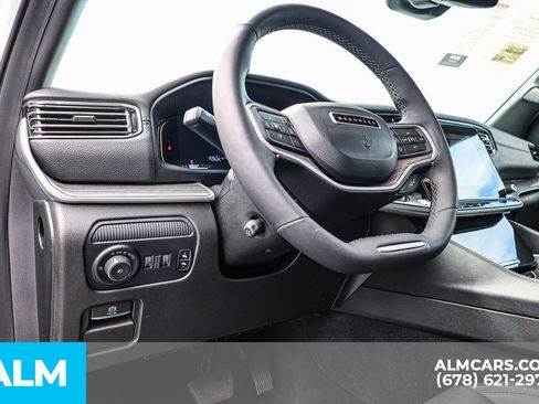 Used 2024 Jeep Wagoneer L Series II w/ Flexible Seating Group image 31