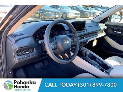 Used 2025 Honda Accord Touring image 6