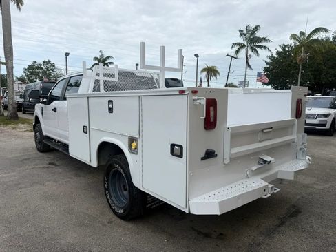 Used 2019 Ford F350 4x4 Crew Cab XL DRW w/ Power Equipment Group image 2