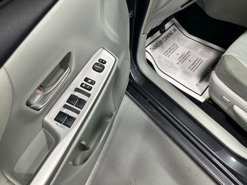 Used 2012 Toyota Prius V Three FWD image 9