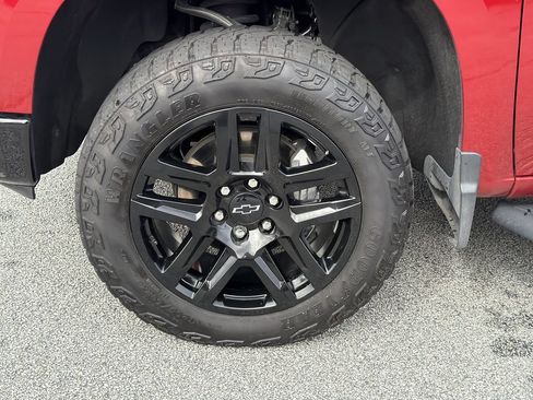 Used 2025 Chevrolet Silverado 1500 LT Trail Boss w/ LT Trail Boss Premium Package AWD/4WD image 29