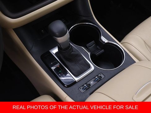 Used 2014 Toyota Highlander Limited AWD/4WD image 11
