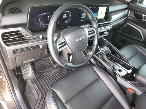 Used 2024 Kia Telluride S image 16