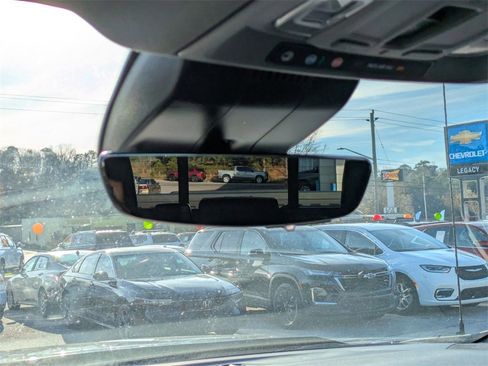 Used 2025 Chevrolet Silverado 1500 LTZ image 25