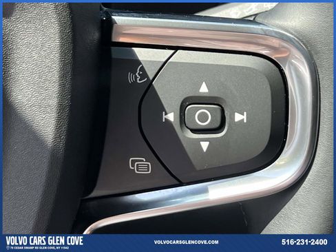 Used 2025 Volvo XC40 B5 Ultra w/ Climate Package image 22