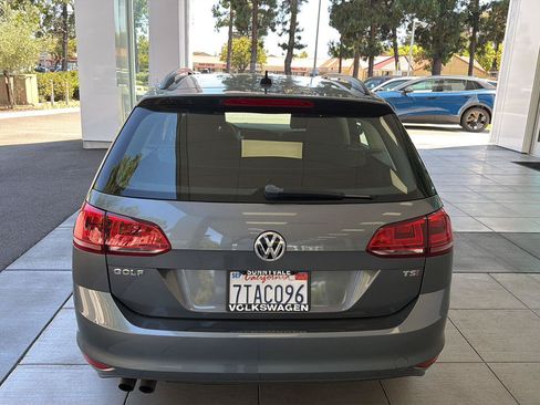 Used 2016 Volkswagen Golf S FWD image 4