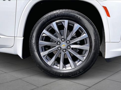 Certified 2022 Chevrolet Traverse Premier FWD image 10