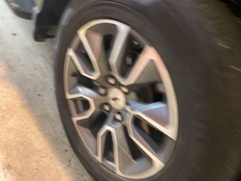 Used 2022 Chevrolet Silverado 1500 RST image 2