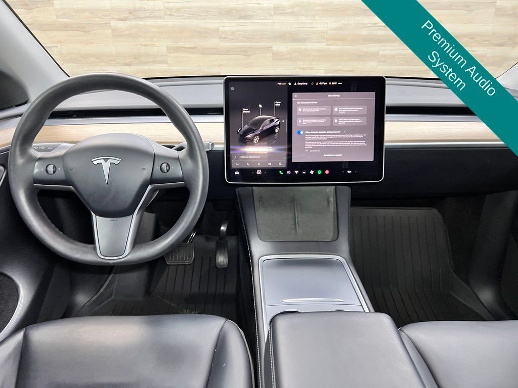 Used 2023 Tesla Model Y 2WD image 2