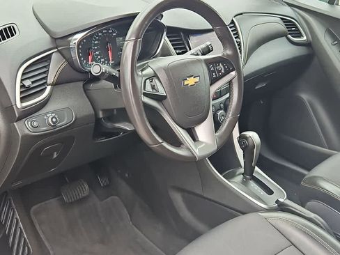 Used 2020 Chevrolet Trax LT w/ Redline Edition image 10