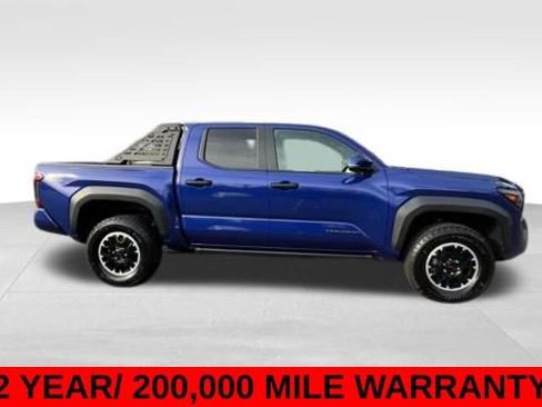Used 2024 Toyota Tacoma TRD Off-Road image 8