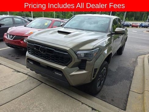 Used 2026 Toyota Tacoma TRD Sport AWD/4WD image 3