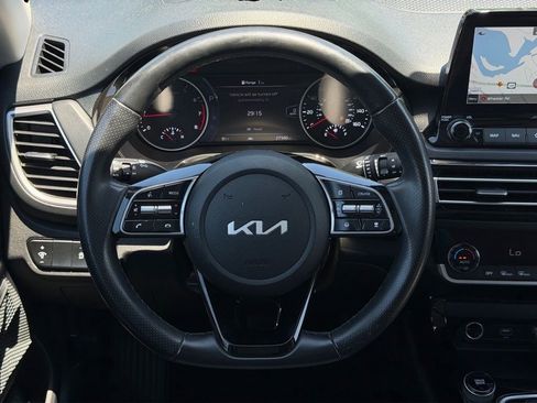 Used 2022 Kia Seltos SX w/ Sunroof Package AWD/4WD image 19