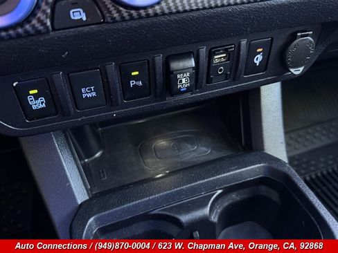 Used 2019 Toyota Tacoma TRD Sport AWD/4WD image 15