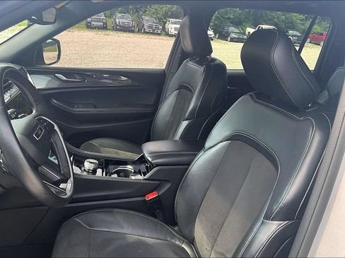 Used 2022 Jeep Grand Cherokee L Laredo AWD/4WD image 23
