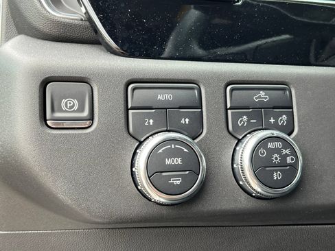 Used 2025 GMC Sierra 1500 Elevation AWD/4WD image 24