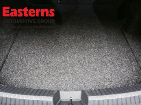 Used 2024 Volkswagen Jetta SE image 9