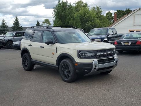 Used 2025 Ford Bronco Sport Badlands image 3