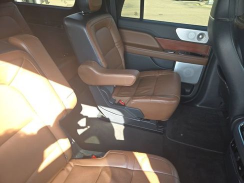 Certified 2023 Lincoln Navigator L Reserve AWD/4WD image 24