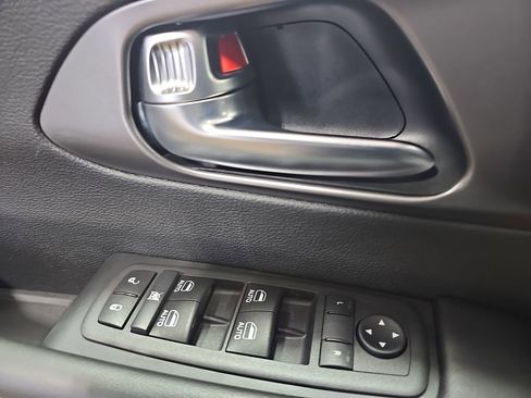 New 2026 Chrysler Pacifica Select image 30