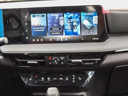 New 2026 Nissan Kicks SR w/ Cold Weather Package image 14