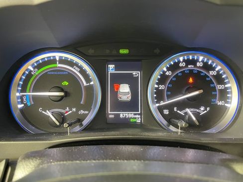 Used 2017 Toyota Highlander XLE AWD/4WD image 5