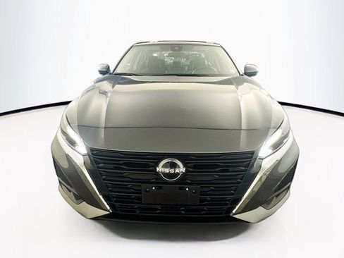 Certified 2023 Nissan Altima 2.5 SV image 2