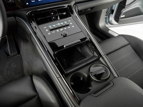 New 2026 Porsche Panamera image 18