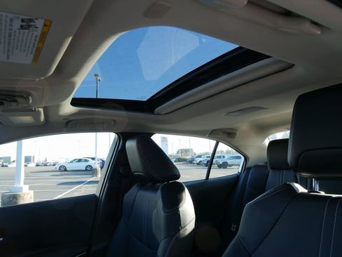 Used 2025 Toyota Corolla XLE image 23