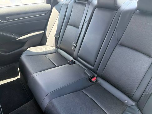 Used 2018 Honda Accord Sport image 6