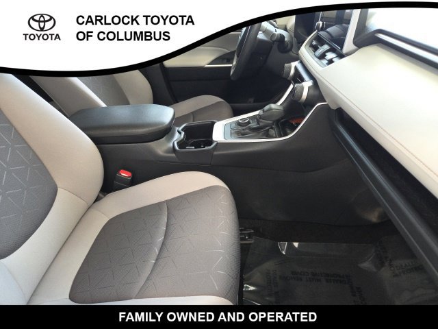 Used 2025 Toyota RAV4 XLE AWD/4WD image 21