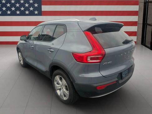 Used 2022 Volvo XC40 T5 Momentum AWD/4WD image 7