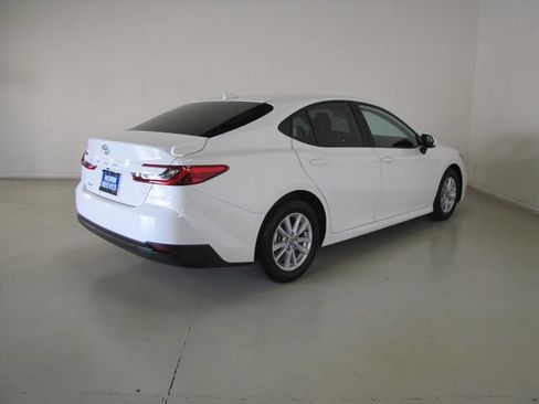 Used 2025 Toyota Camry LE w/ Convenience Package FWD image 25