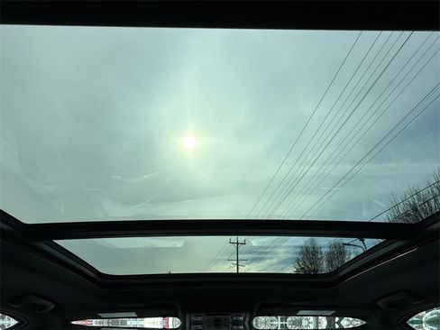 Used 2025 Chevrolet Suburban LT w/ Comfort Package image 27