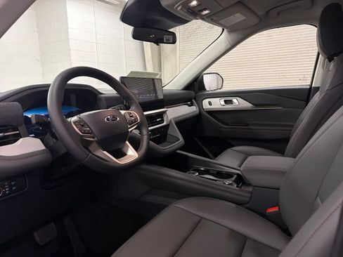 New 2026 Ford Explorer Active w/ Active Comfort Package RWD image 7