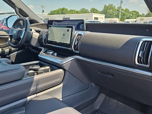 Used 2025 Ford Expedition Platinum w/ Stealth Appearance Package AWD/4WD image 52