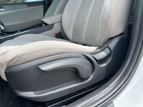 Used 2016 Hyundai Sonata SE FWD image 4
