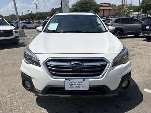 Used 2019 Subaru Outback 2.5i Limited AWD/4WD image 8