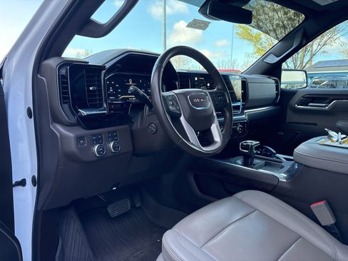 Used 2022 GMC Sierra 1500 SLT w/ SLT Convenience Package image 5